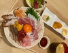 「7種以上の鮮魚が織りなす贅沢な味わい「港直送活海鮮丼」ランチのご案内」