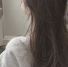 「秋に気になる抜け毛と頭皮の乾燥を防ぐ健やかな頭皮ケア」