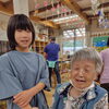 笑顔あふれる世代間交流パズルを囲んで楽しいひととき🧩【富士見・原村の福祉施設ひなたぼっこ】