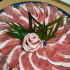 濃厚な脂の旨みを楽しむ、猪肉のしゃぶしゃぶ・すき焼き