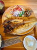 「岩見沢ランチ｜炭火で焼く肉と魚の定食 MARUTOMO」
