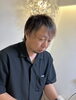 「レイヤーの動きで魅せる大人ウルフ！扱いやすさと落ち着きを両立するメンズスタイル」
