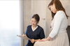 脱毛カウンセリング中「脱毛したい。でも、人に見られるのが恥ずかしい方へ｜伊丹市・セルフ脱毛tsudoi」