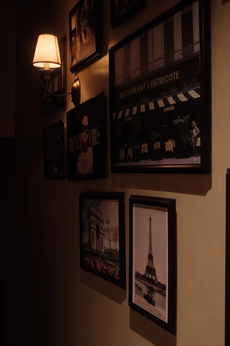 Không Gian L'Entrecote Có Gì Đặc Biệt? Khám Phá Một French Bistro Giữa Lòng Sài Gòn