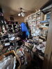 Before「【四街道市・特殊清掃】血統書や返却品など、必要なものを確認しながら片付けました」