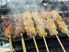 「炭火ならではの香ばしさが食欲をそそる！鳥メロ自慢の串焼きを店内で熱々ジューシーにお楽しみください🐥🔥！」
