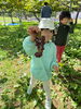大きなぶどうが取れました🍇✨「ぶどう狩りに行ってきたよ〜🍇🌿【札幌市北区篠路　児童発達支援　放課後等デイサービス】」