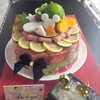 黒毛和牛と牛タンで仕立てる特製肉ケーキで心に残るお誕生日のお祝いを
