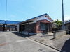 松山市針田町の平屋3K貸家。落ち着いた雰囲気の外観です。「【松山市針田町】平屋3Kの貸家を公開しました｜駐車場1台込み・全居室収納」