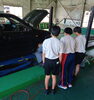 タイヤの脱着作業を見学👀「中学生が職場体験に来てくれました！自動車整備の現場を真剣に見学🚗✨」