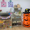 【西船橋ペットレンタカー】秋のお出かけシーズン到来！ハロウィン気分の店内でドライブ準備