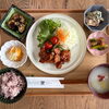 10月5日〜17日限定ランチ！手作り糀ソースの「ヤンニョムデジ」とたっぷり野菜の彩り副菜（ドリンク付き）