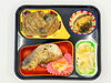 高齢者向け宅配弁当。夕食は白身魚の磯辺焼き。「10/6(火)の夕食は「白身魚の磯辺焼き」」