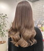 「丁寧なブリーチベースで作る透明感ミルクティーカラー！本日ご予約空きございます」