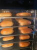 「毎日店内で丁寧に焼き上げ！香ばしくふわふわな自慢のコッペパンが並んでいます」