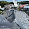 【施工事例】市川市｜塗装済みのコロニアルNEOを屋根カバー工法で｜谷が5か所ある大きな屋根
