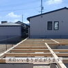 三良坂町現場｜大工工事「土台敷き」が進行中！木の香りとともに30坪平屋の骨組みづくりへ