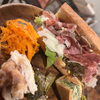 元気をチャージするスタッフの日常♪贅沢な「ローストビーフと生ハムのバケットサンド」まかないプレート！