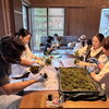 10月11日㈰、気持ちのよい秋晴れのなか、苔玉盆栽ワークショップと薪ストーブメンテナンスイベントを開催しました。