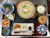 「熱々の和陽館特製チャンポンにお刺身や多彩な小鉢が並ぶ家庭的でほっとする本日の日替わりランチ」