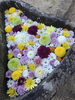 「地区のお祭りに寄せて、手水鉢にお花を活けさせていただきました✨」