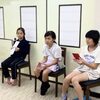 鏡大好き小学高学年女子