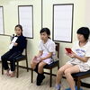鏡大好き小学高学年女子