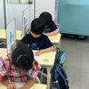 幼児期から育む集中力と学ぶ姿勢｜子どもたちが落ち着いて机に向かう日々の学習風景　足立区　北千住　幼児　小学生　中高生