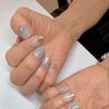 江南市ネイル｜洗練されたくすみグレージュと煌めくゴールドグラデーションの大人秋ネイル