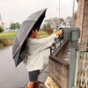 雨のなか息子と一緒にポスティングへ　地域の皆さまへ外壁塗装のチラシをお届けしました