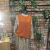 ♬INTRO AUTUMN&WINTER COLLECTION！薄手コーデュロイ小花柄ワンピースとニットベストで楽しむ大人の冬コーディネートですよ