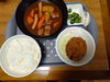 「ビーフシチューとメンチカツの夕食メニューをご紹介します」