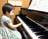 ピアノ弾くって楽しい！音楽大好き💕「下京区＆南区のピアノ教室！小さくても大丈夫？」3歳の笑顔がはじける、「できた！」が嬉しい笑顔いっぱいのピアノレッスン【京都市南区＆下京区のピアノ・英語リトミック・ベビーリトミック】」