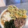 小さなにんじんと蕎麦殻粉の同居生活。間引きにんじんのかき揚げ蕎麦と葉まみれ生パスタの賄い記録