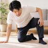 床で過ごしたあとに立ち上がる方へ。確認したい股関節と腰のなめらかな動き