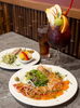 ゆっくりとお過ごし頂けます「タイトル：今週末はワインと美味しいお料理を楽しみませんか？🍷🦊」