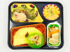 高齢者向け宅配弁当。昼食はツナオムレツ。「10/30(金)の昼食は「ツナオムレツ」」