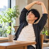 読書や楽器演奏を楽しむ方へ。趣味の合間に取り入れたい肩甲骨を意識した肩回しと身体のケア
