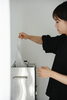 「乾燥やごわつきが気になる素肌に。他のお客さまの目を気にせず肌悩みを相談できる、静かなシェービングの時間」