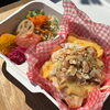 フレンチトーストホワイトチキングラタン「テラス席はわんちゃんオッケーです🙆　焼津市/ランチ/カフェ/テイクアウト」