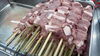 「1本ずつ丁寧に手打ちで仕込む肉量150g以上の食べ応え。お食事の一品として人気の「ジャンボ会津ソース串カツ」のご案内」
