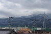 「寒いはずだなぁ…。山々はいつもより濃い…白の雪化粧姿です。」