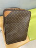 「【VUITTON スーツケース高価買取】群馬県前橋市前橋駅の買取専門店「おたからや　前橋南町店」電話相談無料＆査定無料♪」