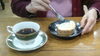 皆さんに提供されたロールケーキとコーヒー「喫茶しらゆきの森、無事開催!【費用負担の少ない高齢者施設 右京区 ラポールしらゆきの森】」