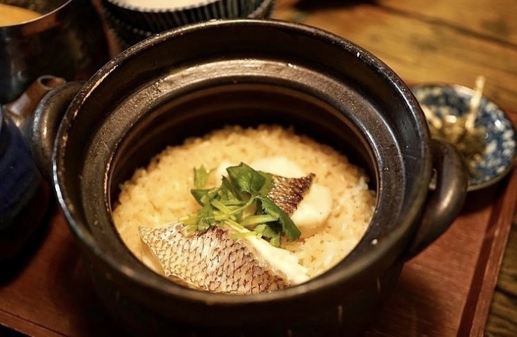 「鯛の土鍋ご飯」