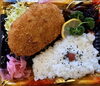 「明日の日替り弁当は鶏メンチカツ」