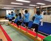 平均台での練習風景「阿波踊りではありません♪　★英会話と体操のコラボ教室（堀切、綾瀬、亀有、小菅）」