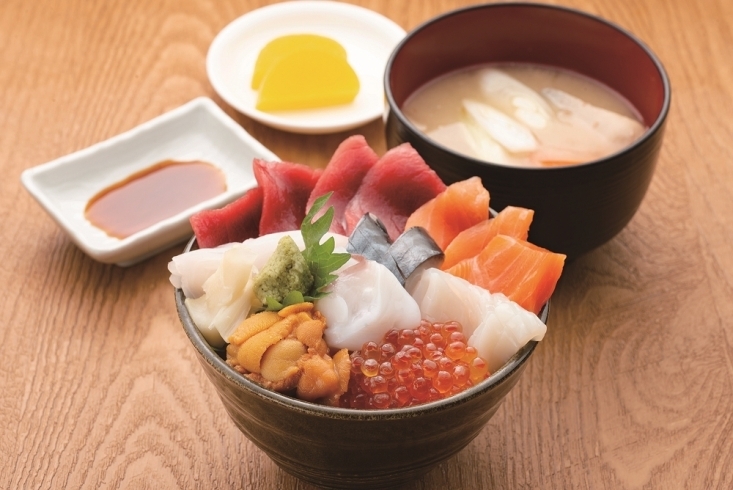 特選海鮮丼　1,650円「バーベキューしながら海鮮丼が食べられる！」