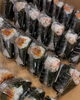 「4月8日（火曜日）本日も元気にオープンです🍙✨️【福島と青森の美味しい食材を使ったおにぎり屋にこまる】」