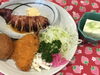「本日のAランチは　イカ焼きと海鮮フライです。」